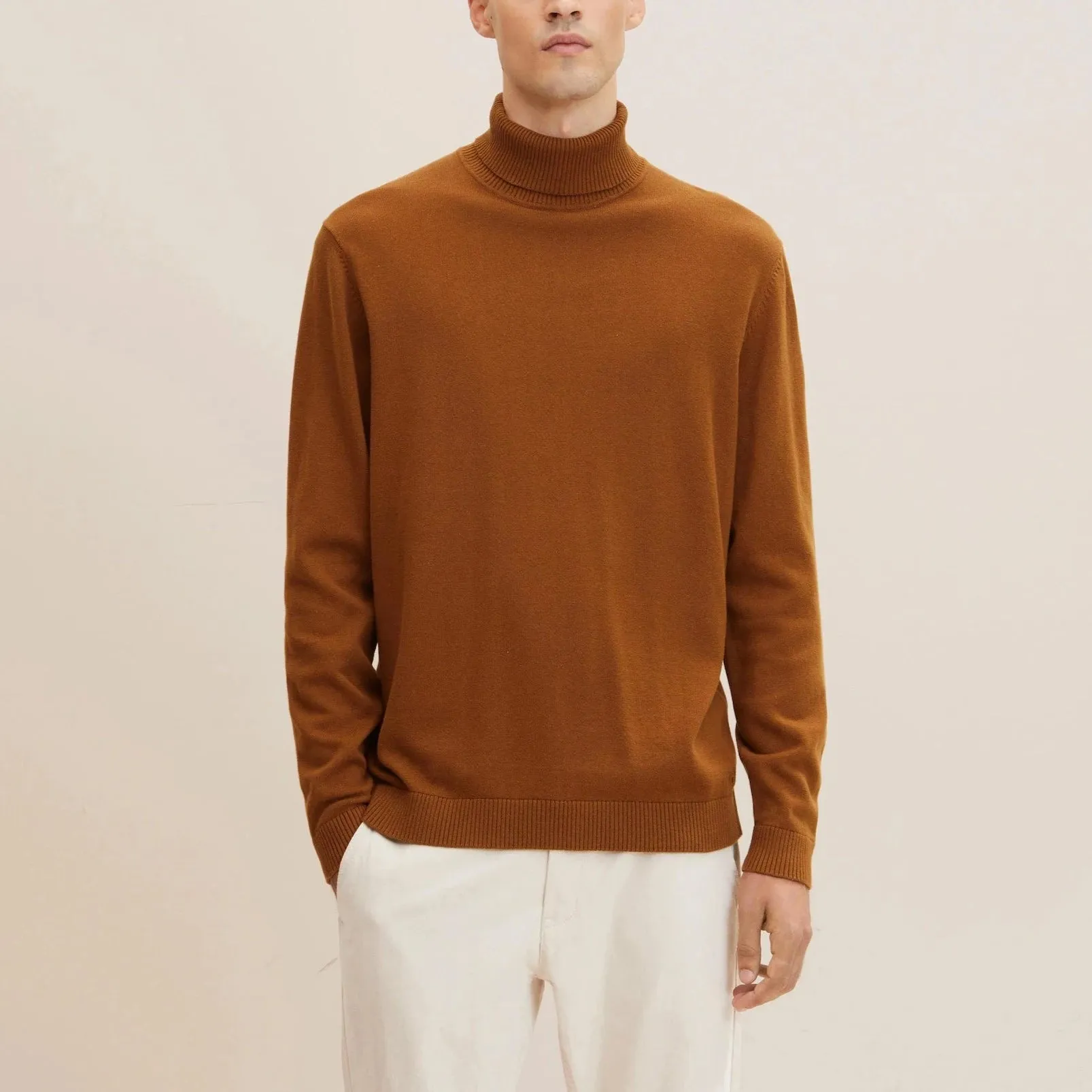 Fine Knitted Turtleneck (Brown)