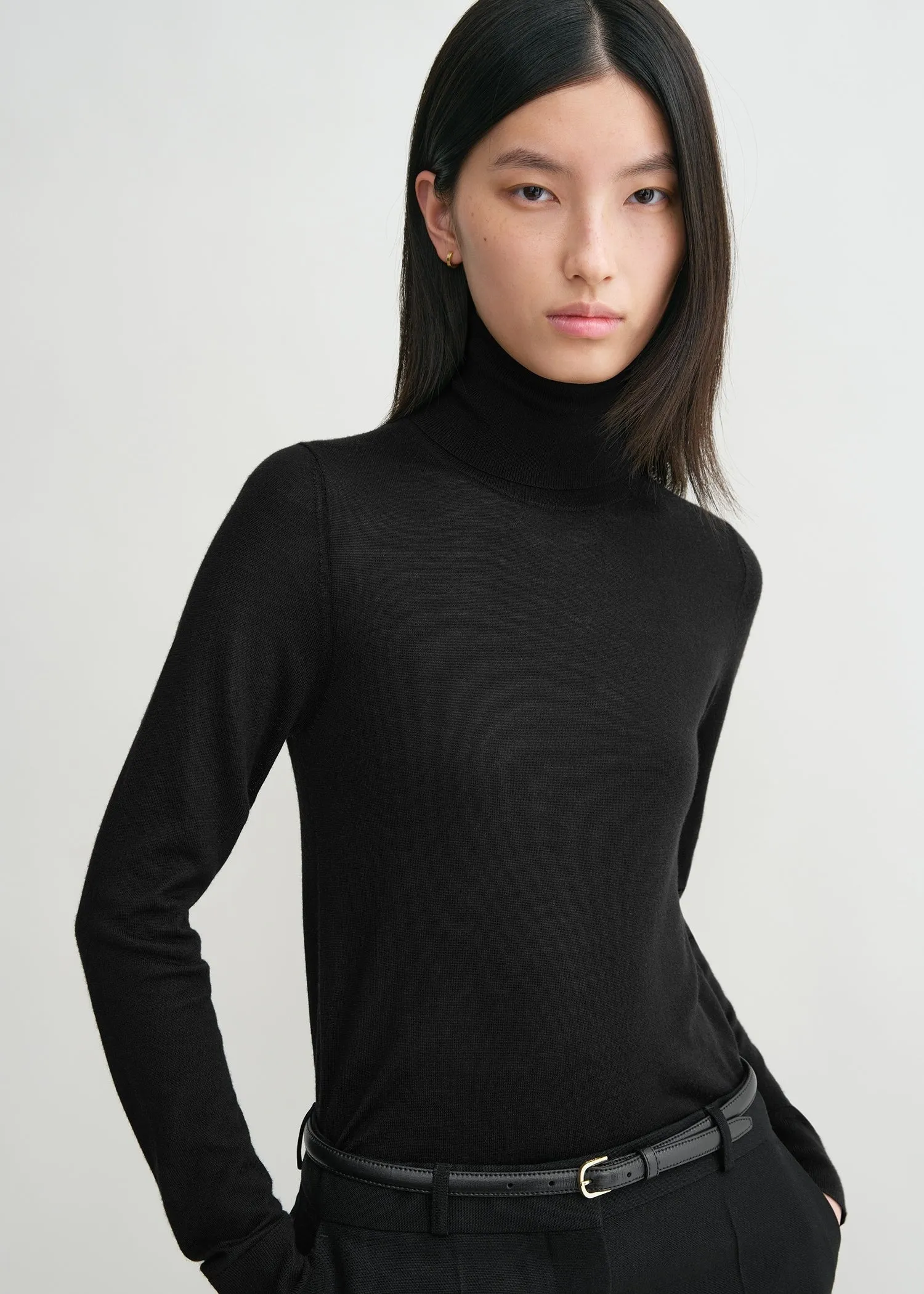 Fine turtleneck black